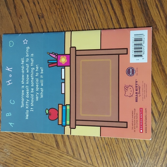 Bundle of Hello Kitty Books - Picture 3 of 11